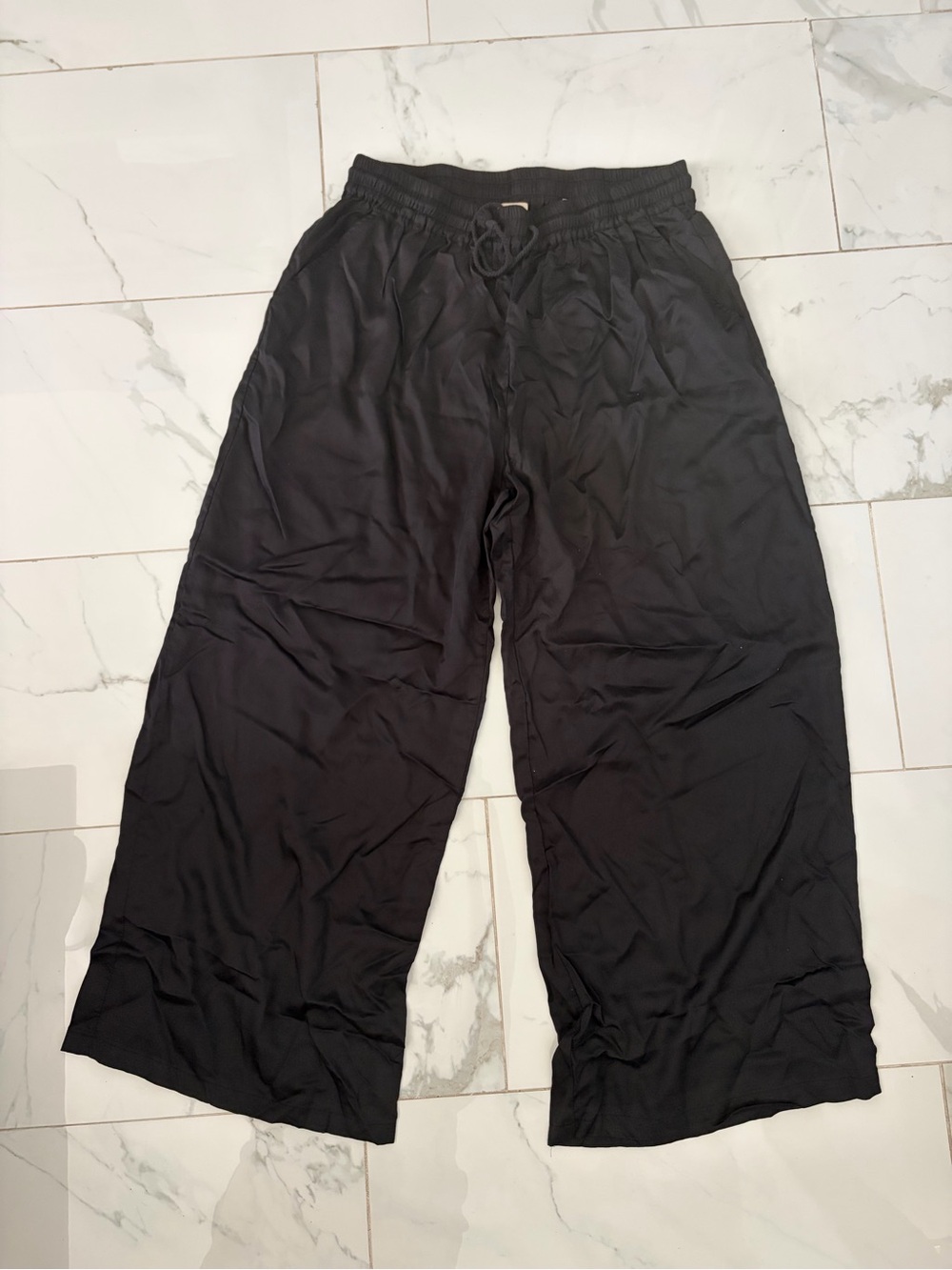 Tahari Black Elastic Waist Wide-Leg Pants